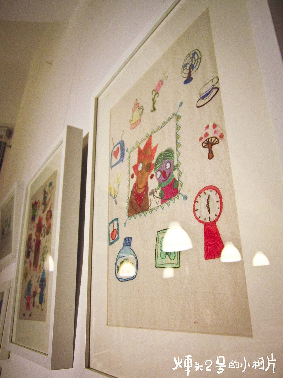 喷喷侠客近景。上面的线条都是手工刺绣。