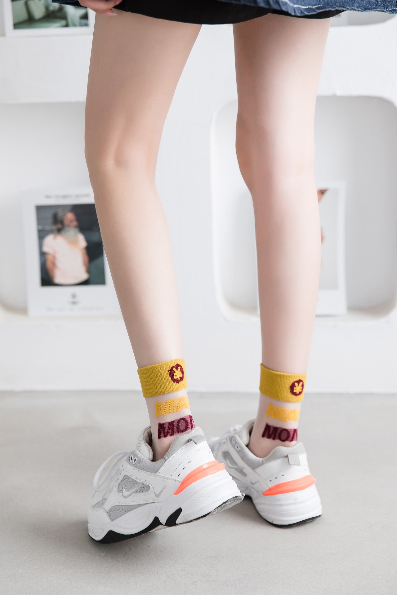 2021年春夏INS潮袜中筒玻璃丝女袜