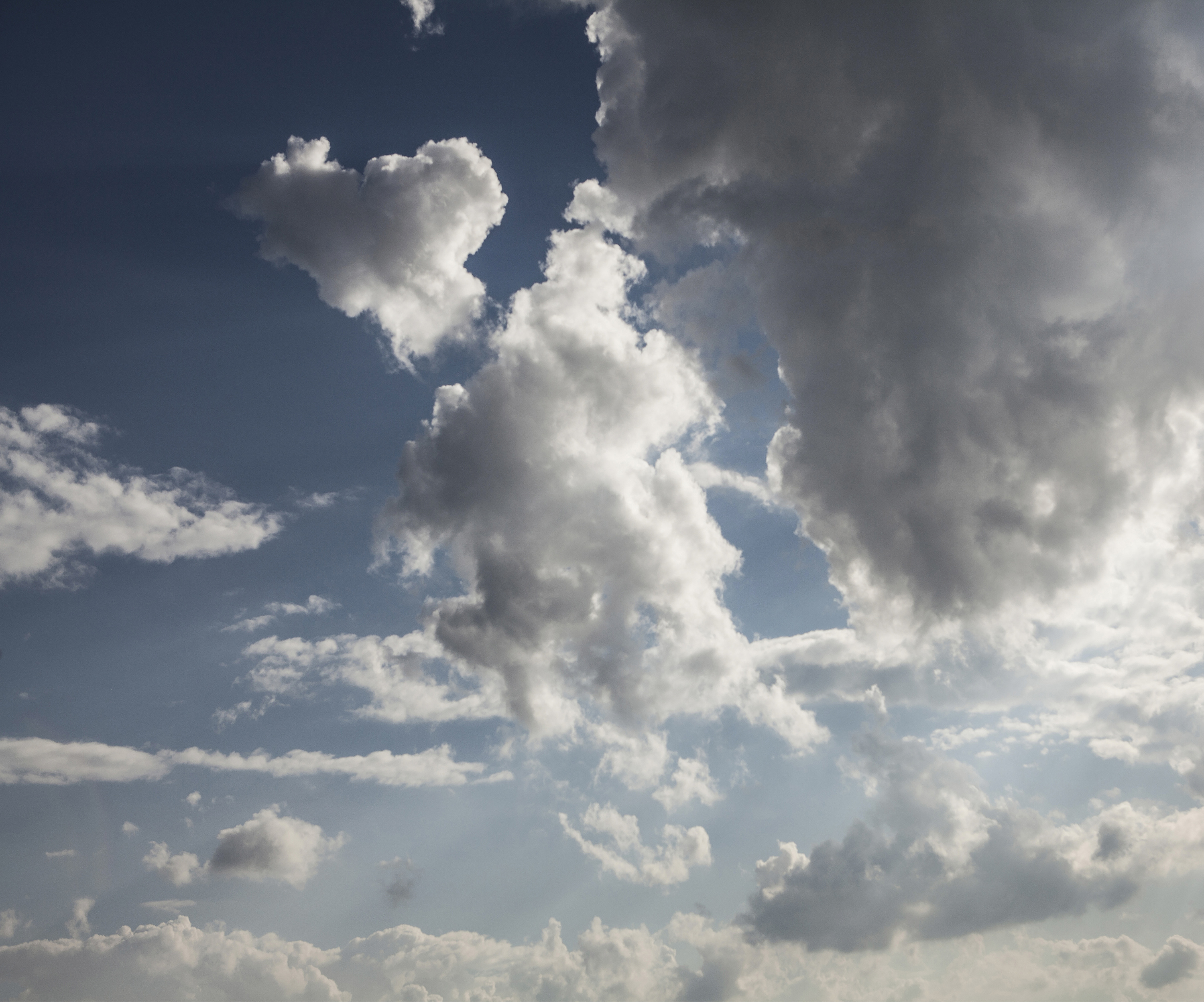 ps商业海报后期合成