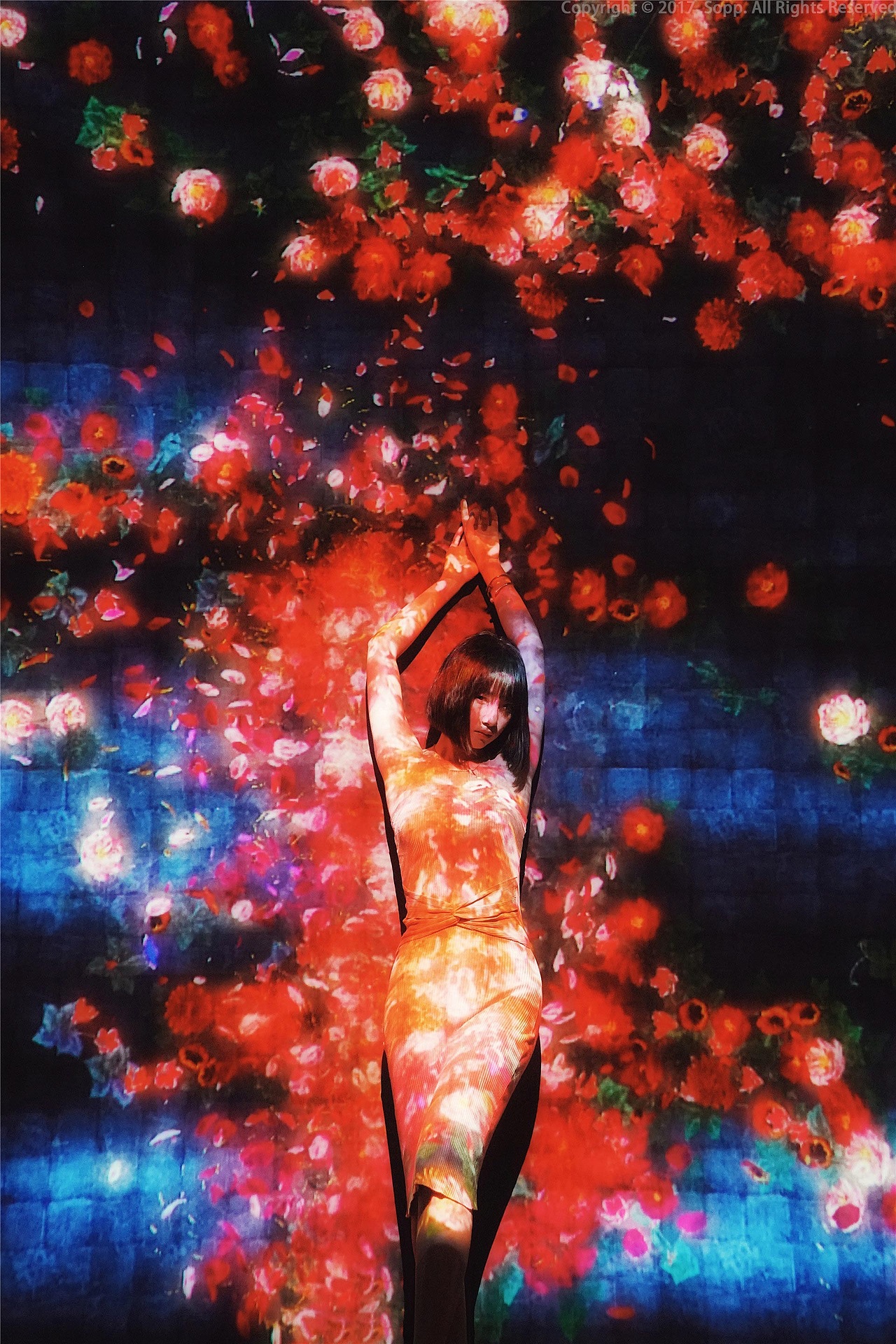 花吃了那女孩（图ZODMxNDI0ODg=） - 人像摄影 - 站酷设计师小鹿纯子Lilian原创素材 - 站酷ZCOOL