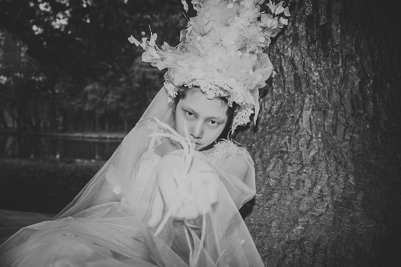 盼我疯魔（图ZMTAxMzkzNDA0） - 人像摄影 - 站酷设计师花犯辛未原创素材 - 站酷ZCOOL