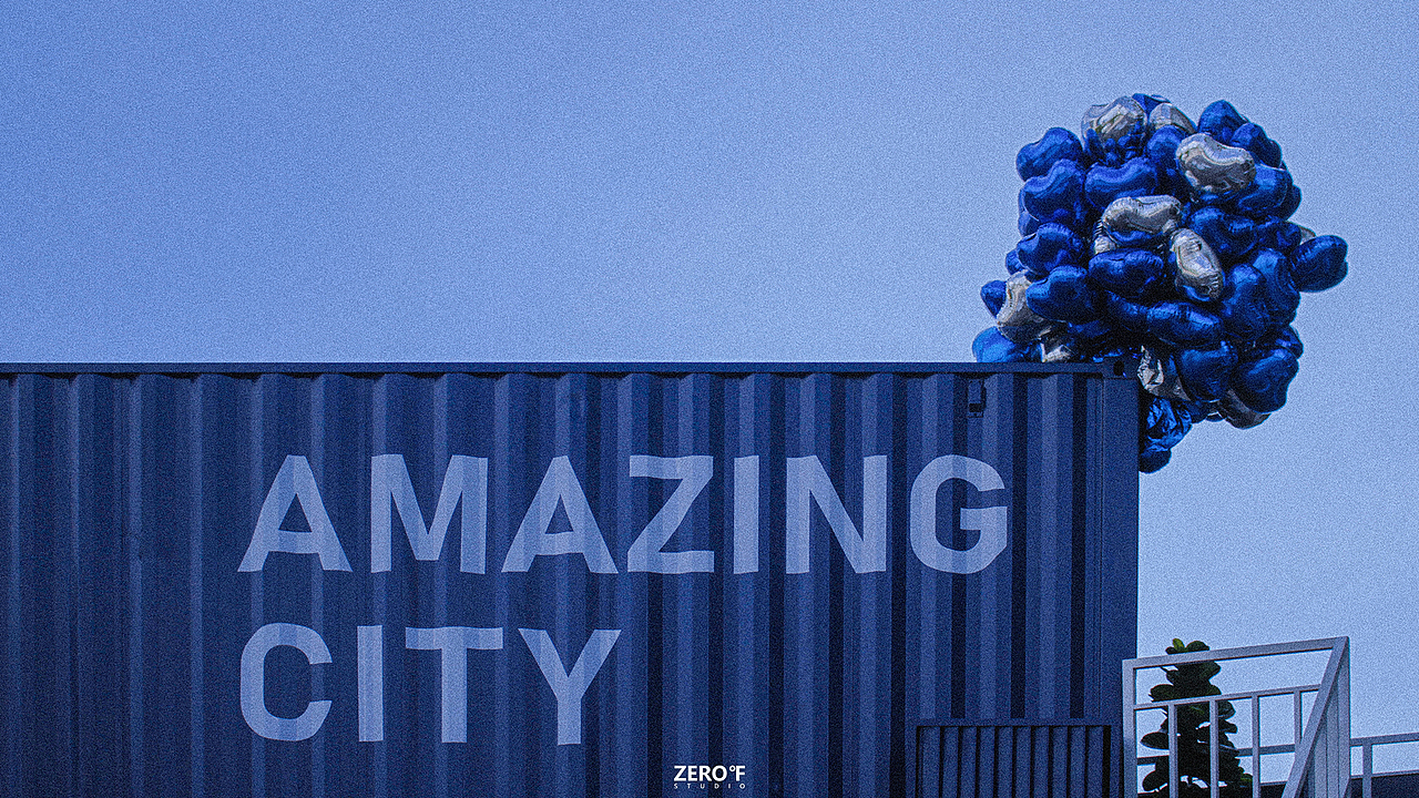 EVERYTHINS GOES THE COLOR BLUE