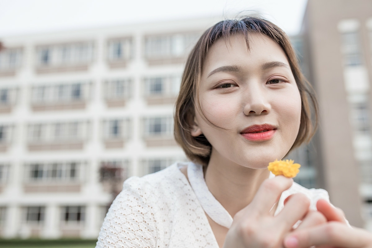 花儿少女（图ZMTUwNTE4NDY4） - 人像摄影 - 站酷设计师葡萄亮晶晶PHOTo原创素材 - 站酷ZCOOL