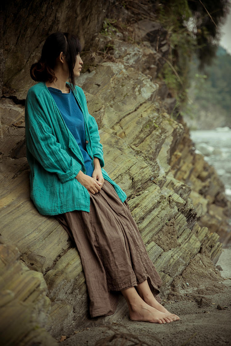 原创设计女装品牌刺绣七分袖 秋装宽松新文艺粉红蓝色女式t恤