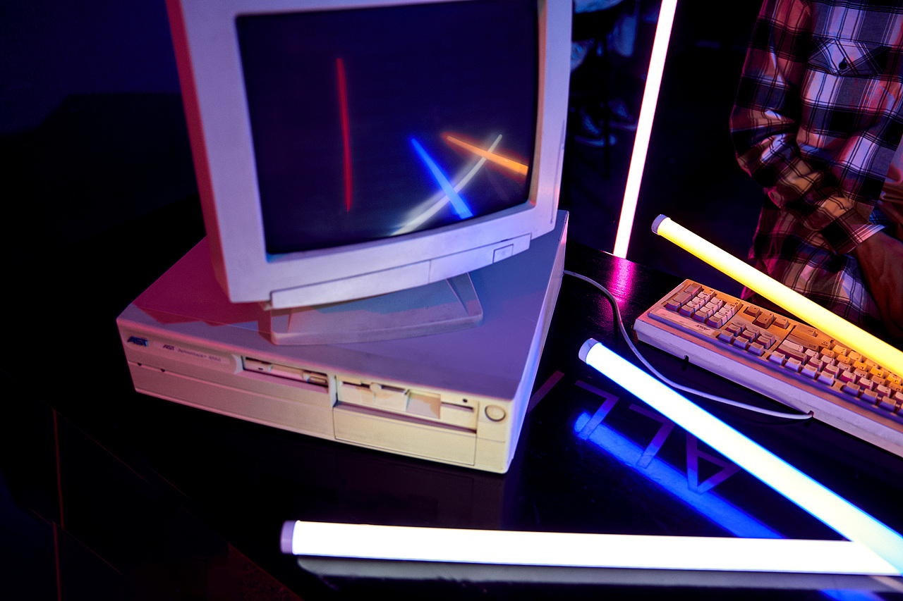 青春电竞馆（图ZMjgyNjcyMjE2） - 人像摄影 - 站酷设计师a小伙砸原创素材 - 站酷ZCOOL