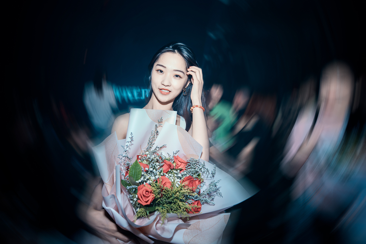 蹦迪小姐姐（图ZMTc5NzExMjY4） - 人像摄影 - 站酷设计师末粒映像原创素材 - 站酷ZCOOL