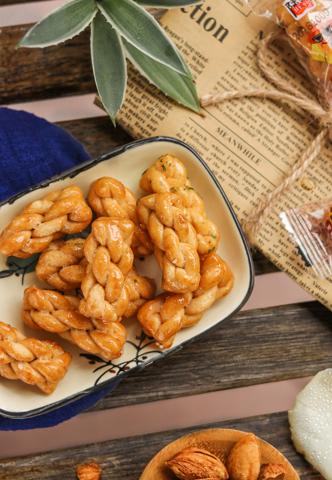 零食年货麻花红枣花生三部曲