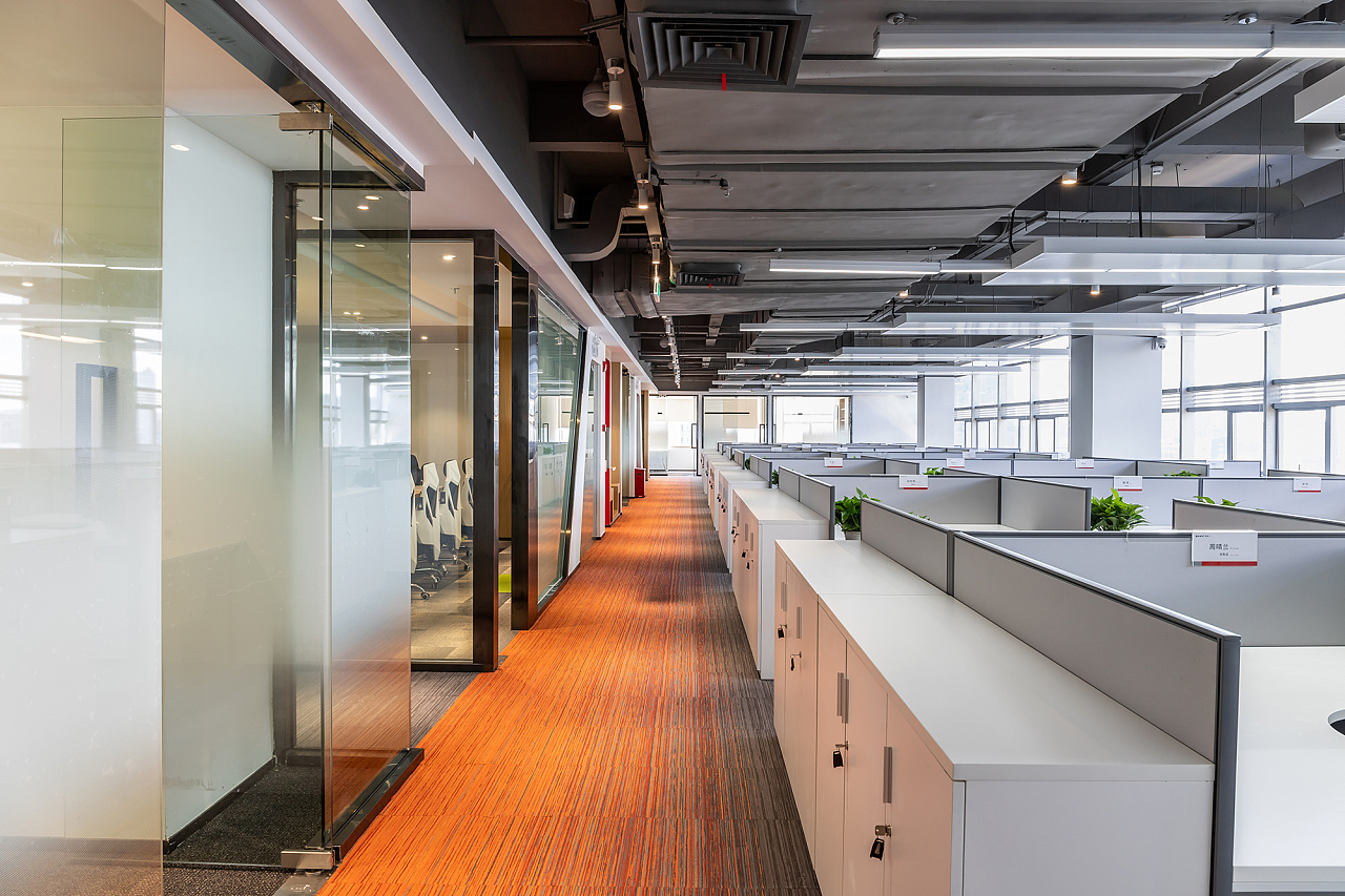 充满现代科技感的新生态办公空间·广州-盈生力总部办公室 | 林福星-设计案例-建E室内设计网