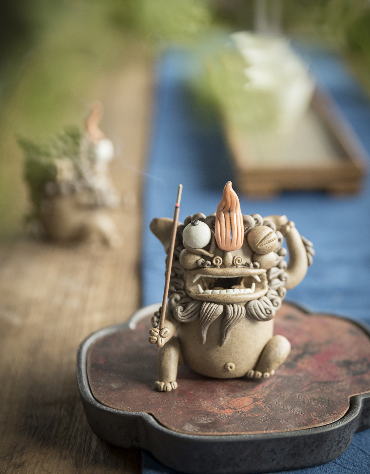 器十二 景德镇手工捏雕神兽鞭炮喜狮 陶瓷茶宠香插摆件