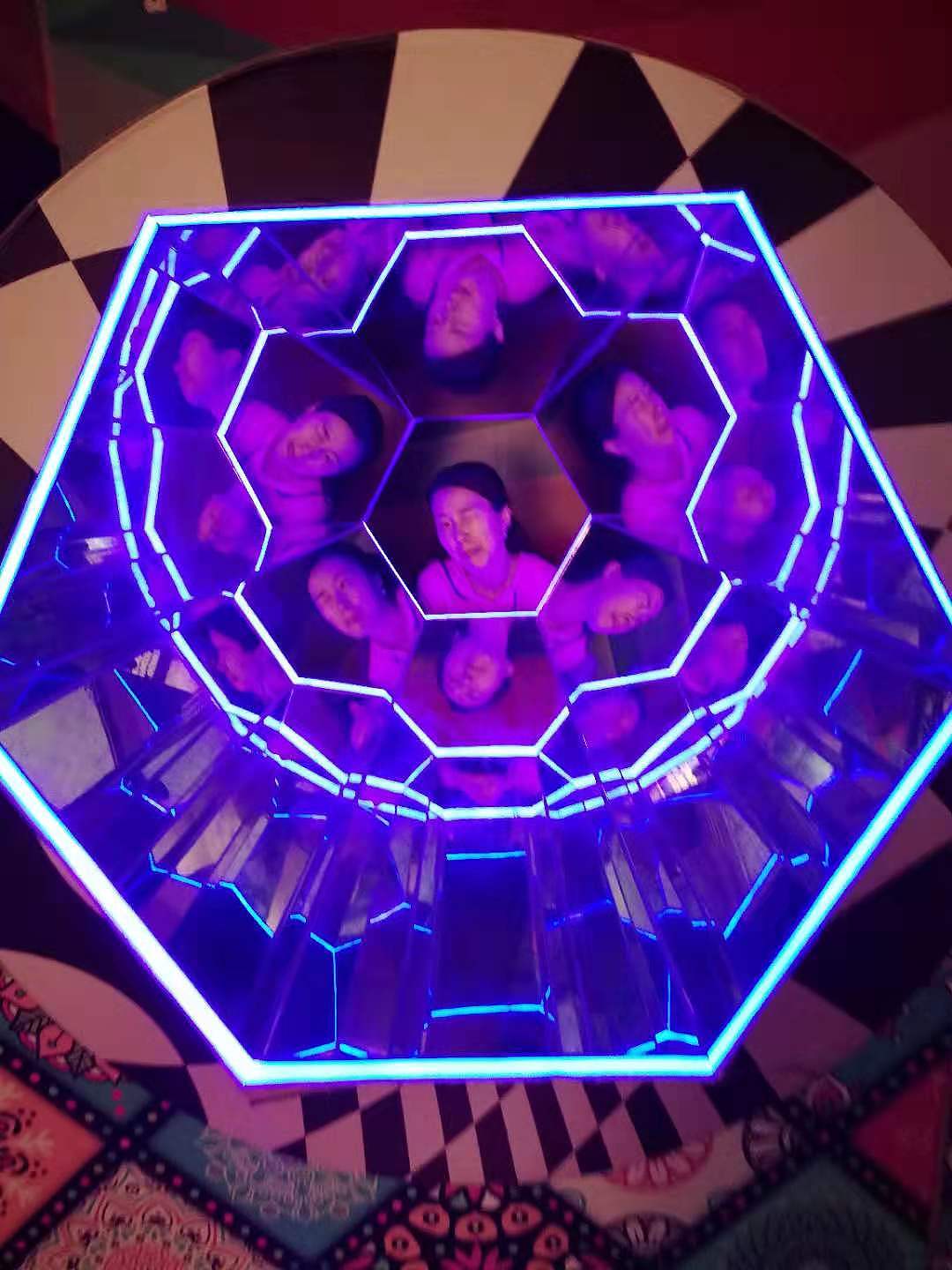 抖音同款网红馆万花筒多棱镜大型互动游戏定制万花筒