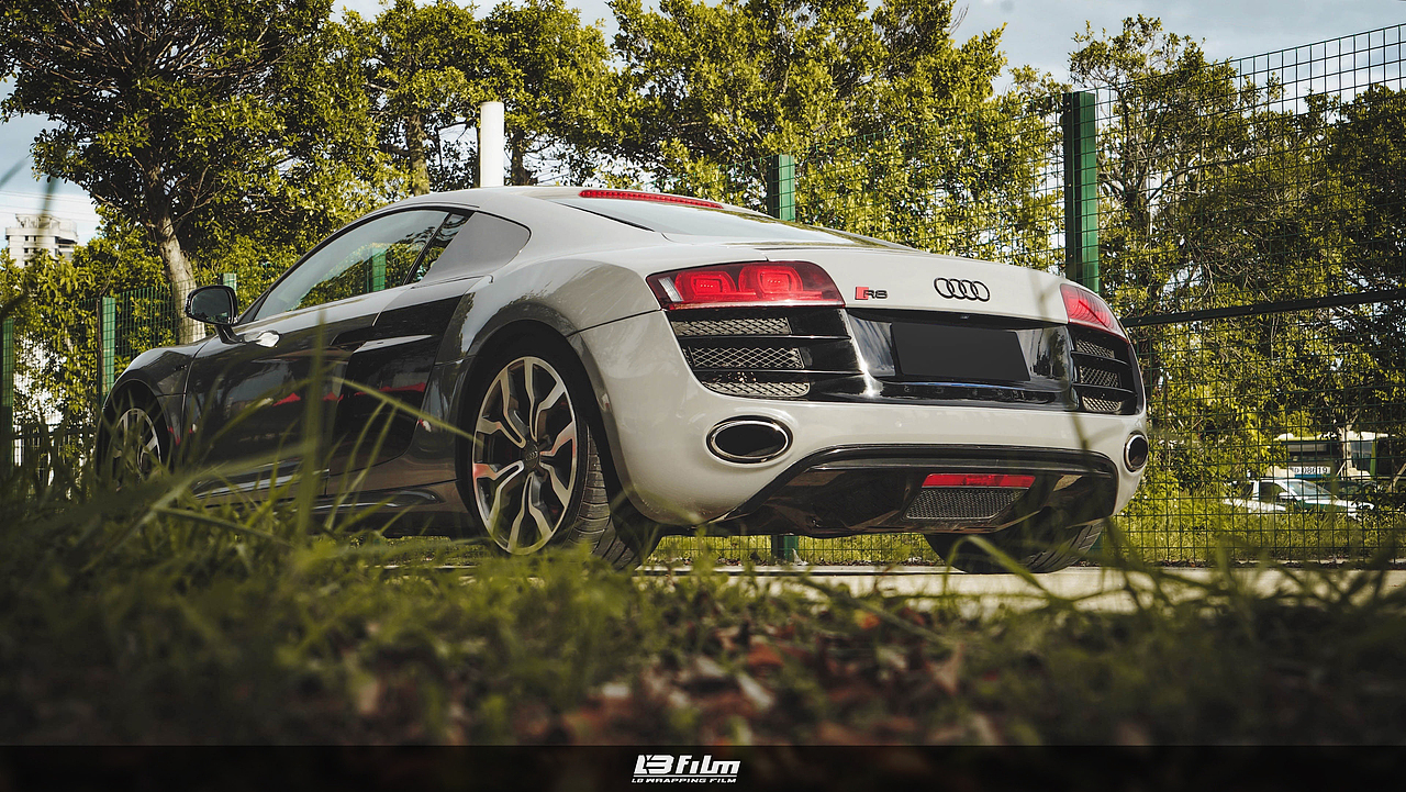 炫酷的车身奥迪R8装贴LB纳多灰