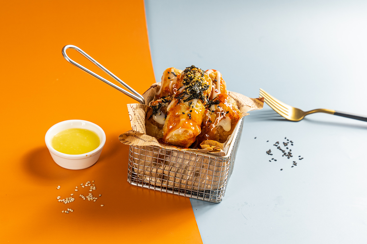 纯色背景系的油炸小吃|摄影|美食摄影|亲爱的小九九 - 原创作品