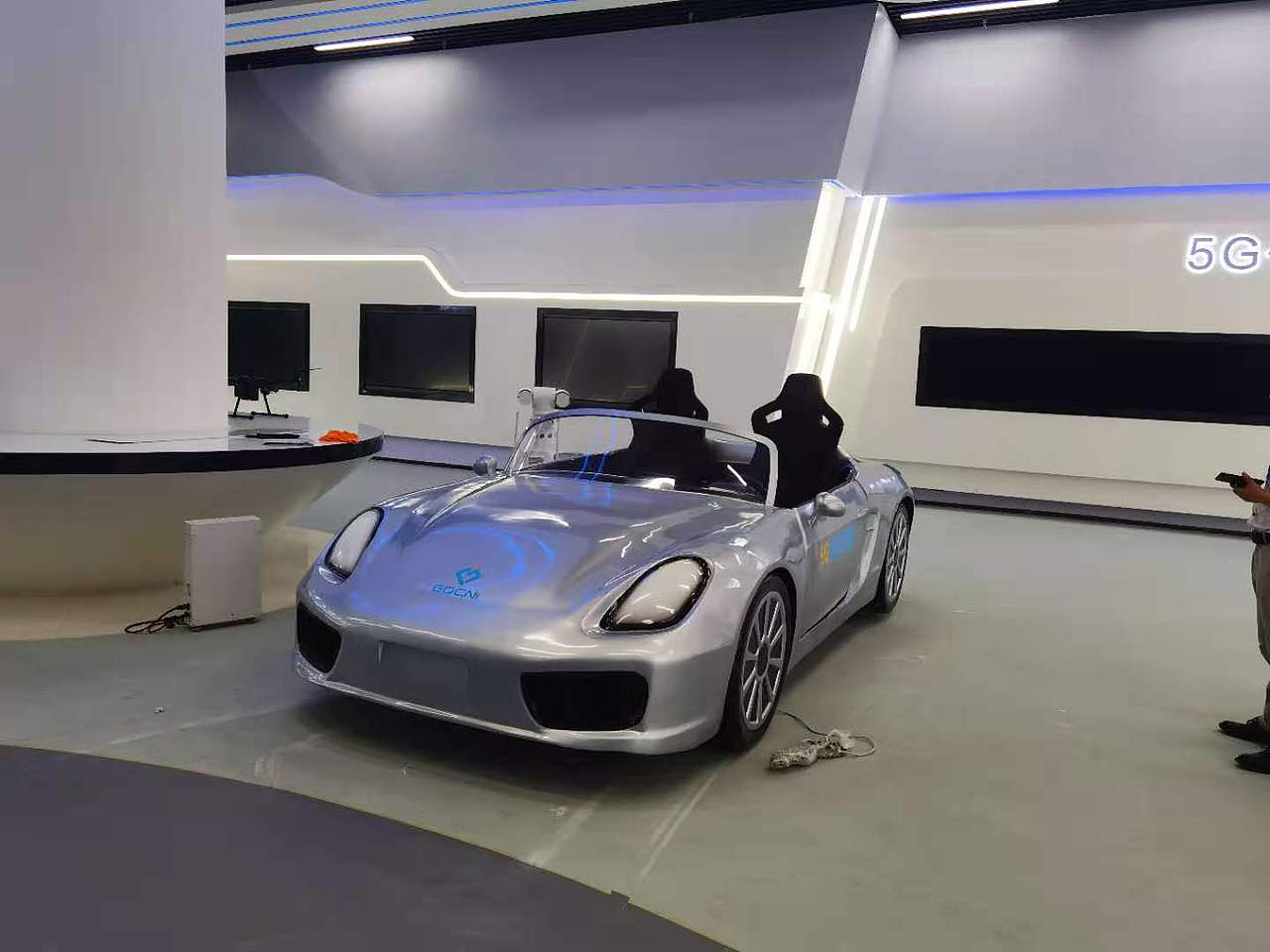 玻璃钢汽车模型雕塑造型雕塑展览道具雕塑