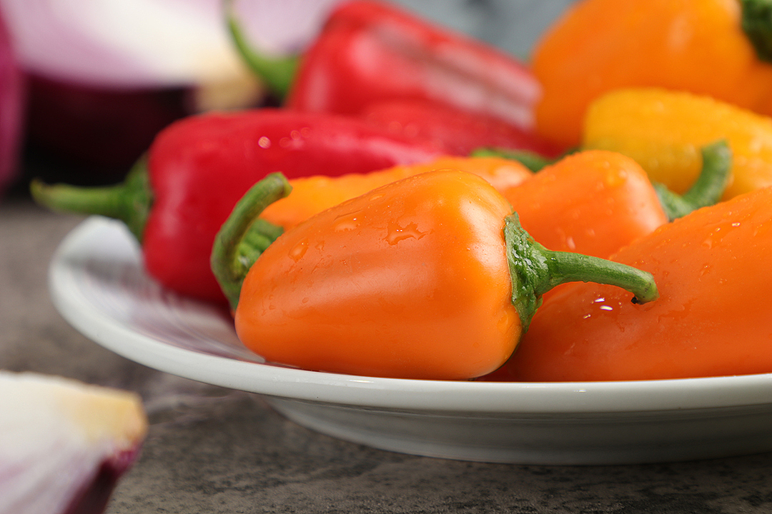 科劳斯三色水果辣椒丨飞鸟传媒专注生鲜电商拍摄设计