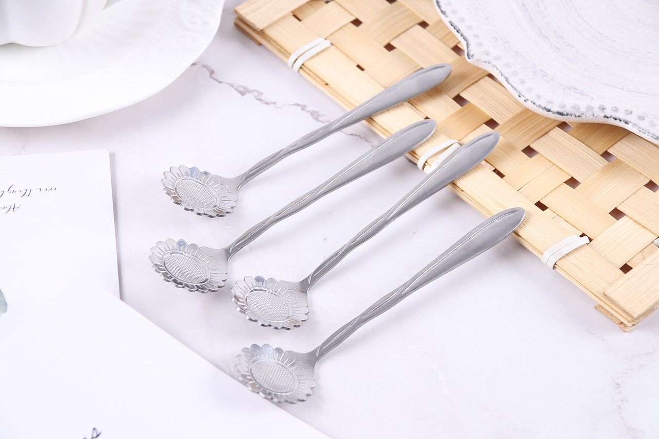 C03-餐具\V32向日葵小勺子