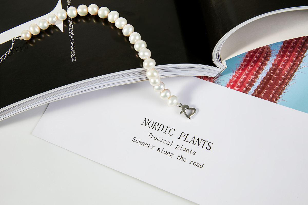 饰品静物场景拍摄（图ZMTk1OTY5OTUy） - 产品摄影 - 站酷设计师电商视觉服务商原创素材 - 站酷ZCOOL