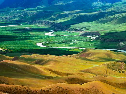 新疆特克斯九曲十八弯