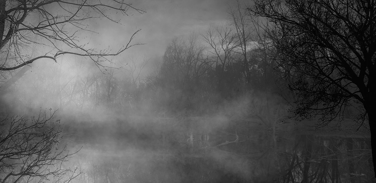 整体氛围的营造,需要使用烟雾的笔刷,大家多尝试下。