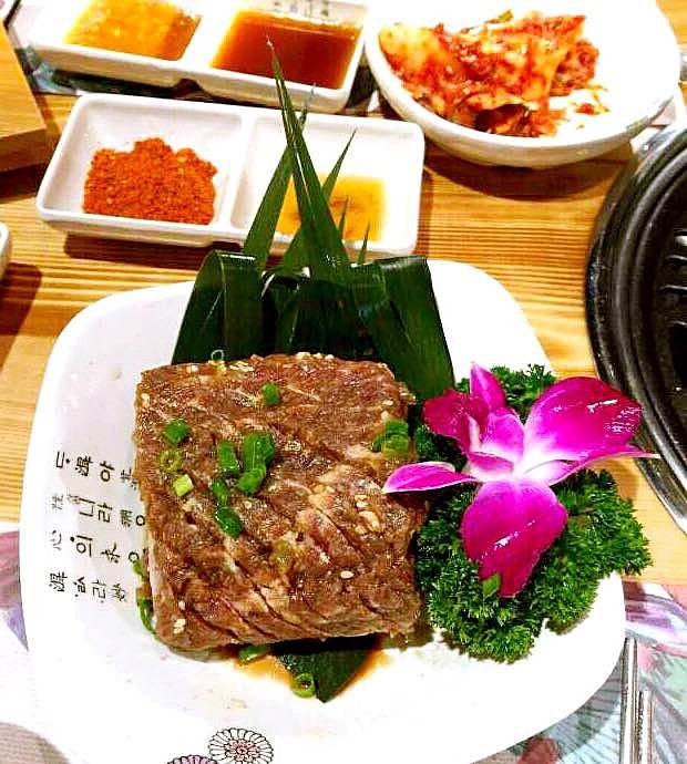 喜来烧肉手绘菜单，手绘二维码，海报in站酷zcool（图ZMjY0NzUwMzY=） - 宣传物料 - 站酷设计师AJ宾果品牌设计原创素材 - 站酷ZCOOL