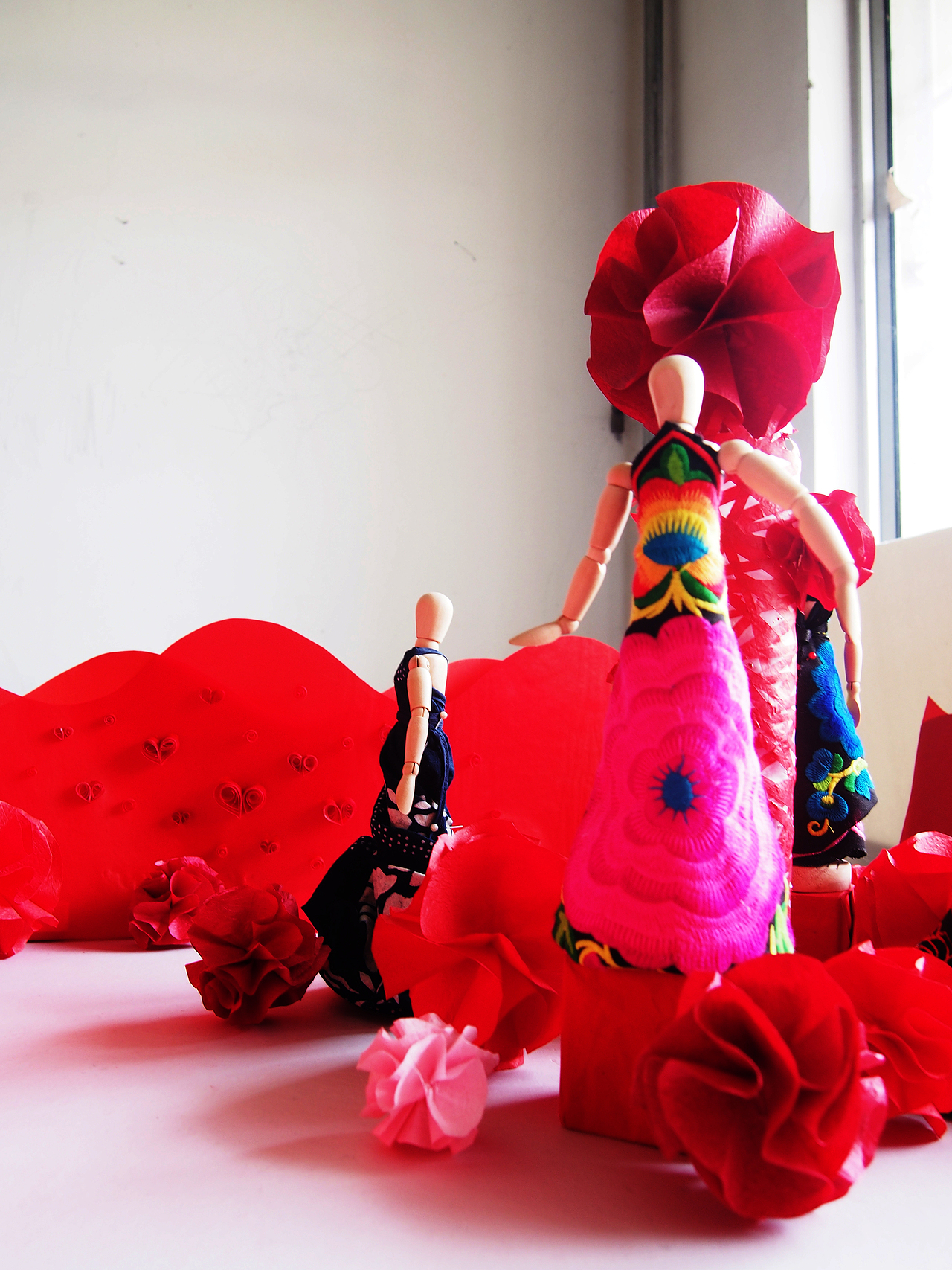 展示设计——龙的裙摆中国风服装定制展示