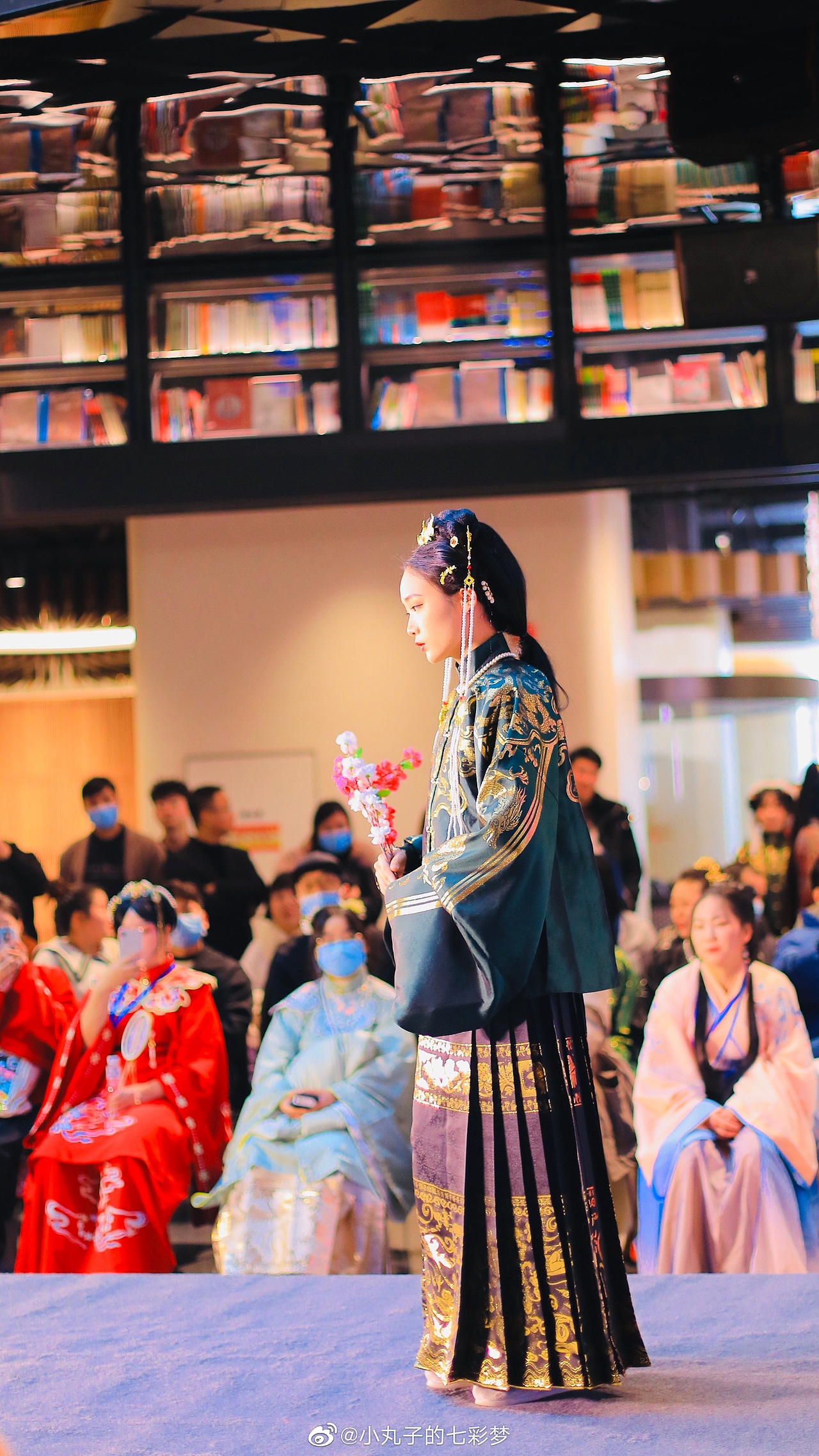 蓝海风～汉服国际模特大赛（图ZMjM1NTU2NzI4） - 人像摄影 - 站酷设计师小丸子的七彩梦原创素材 - 站酷ZCOOL