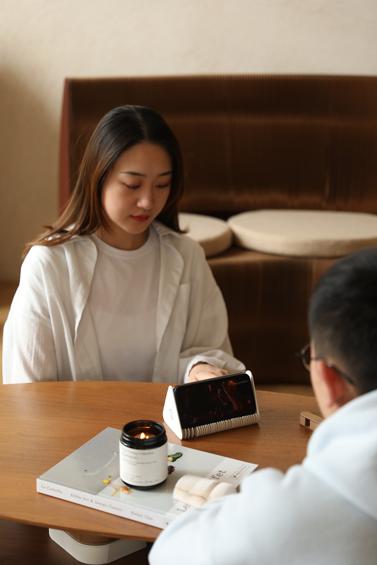 十八纸——胶囊手机支架（图ZMjYyNzg4NDA0） - 生活用品 - 站酷设计师十八纸风琴纸家具原创素材 - 站酷ZCOOL