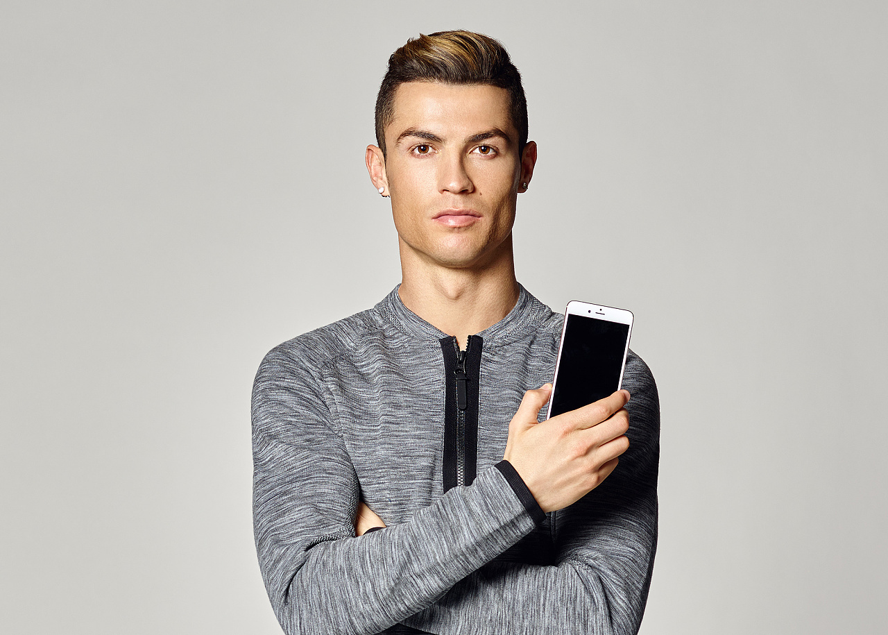 早年努比亚广告 给c罗拍的广告