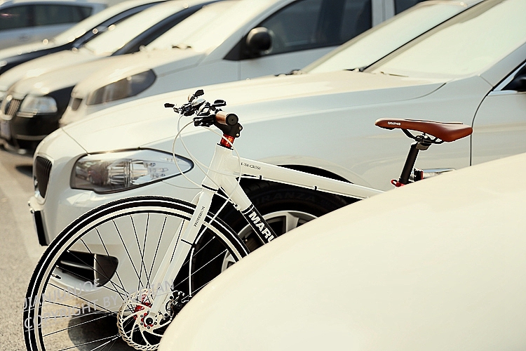 静物拍摄产品摄影自行车外景淘宝产品山地车外拍