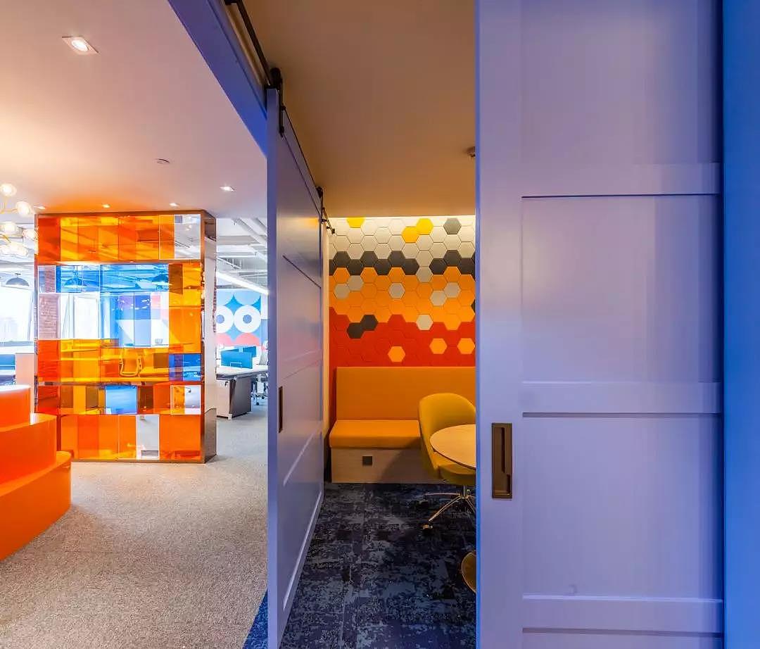 色彩“点亮”空间 | 蓝橙办公室