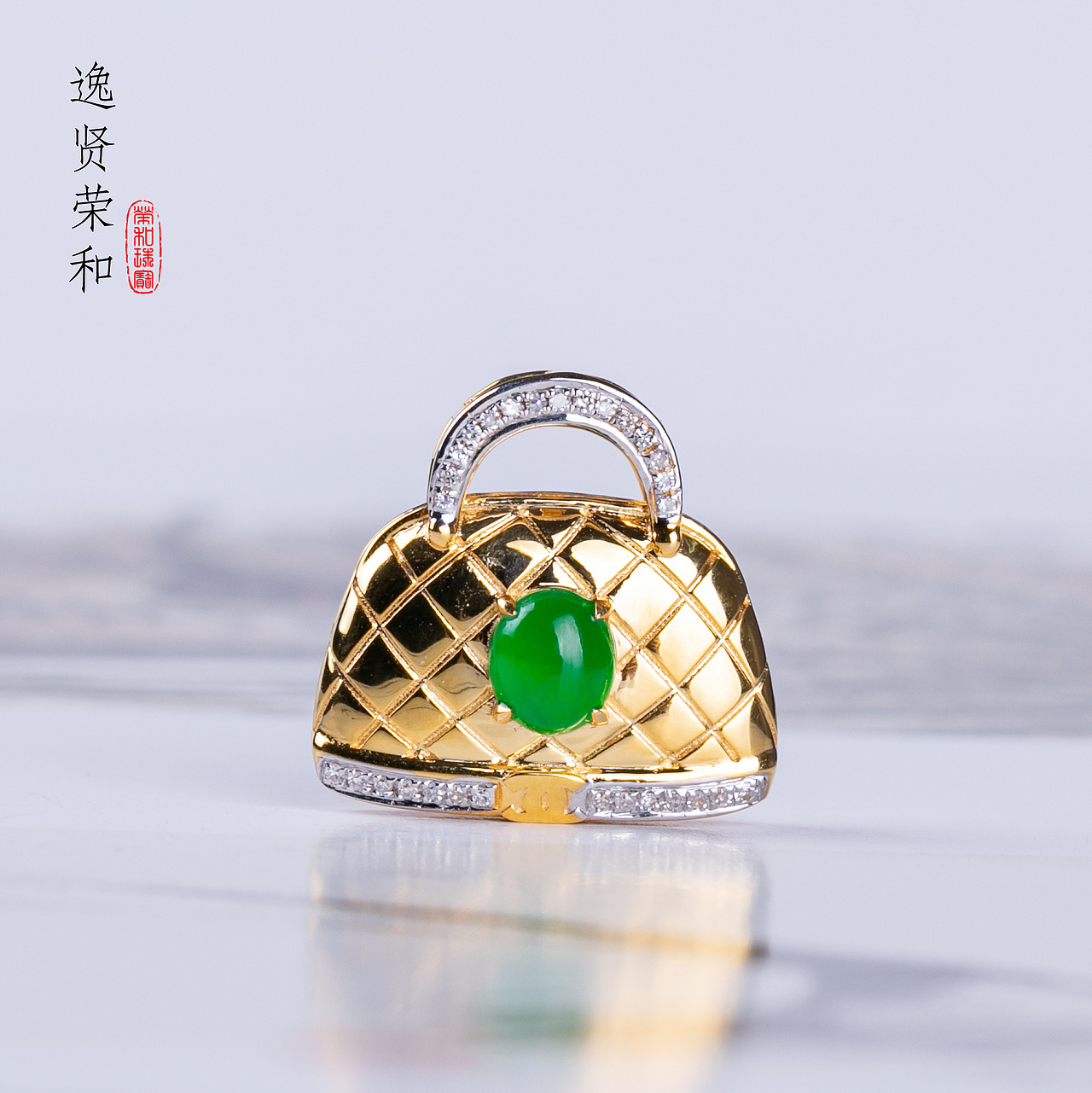 18k金镶翡翠-动物系列（图ZMTkzMDQ0MTYw） - 产品摄影 - 站酷设计师Ferna原创素材 - 站酷ZCOOL