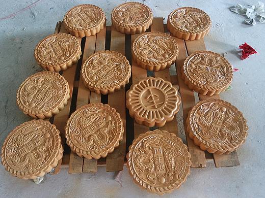 中秋佳节形象摆件定制玻璃钢仿真月饼雕塑道具装饰美陈