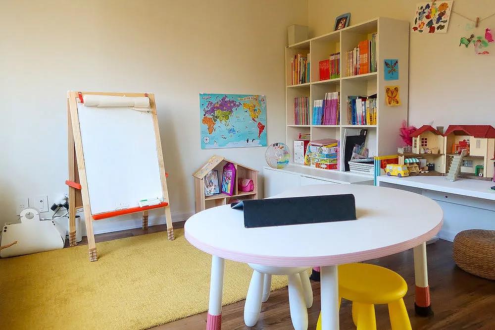 硬装非常简单,软装也只买基础款