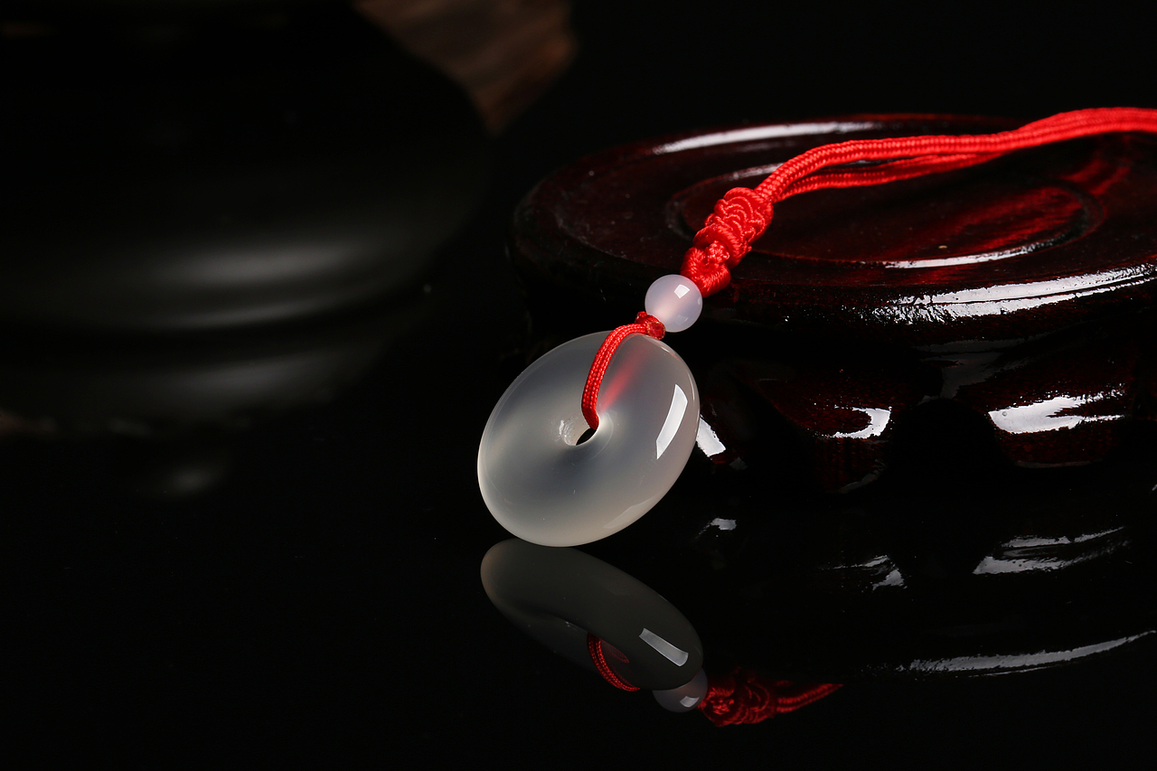 玉吊坠拍摄-透亮（图ZOTYyMzk3NDQ=） - 产品摄影 - 站酷设计师sundog视觉原创素材 - 站酷ZCOOL