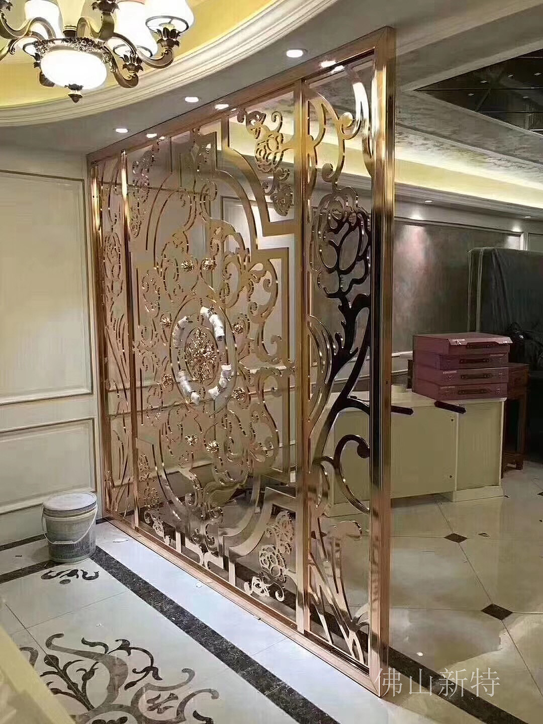 别墅铜屏风类型雕刻入户玄关艺术图片