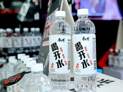 康师傅喝开水产品图