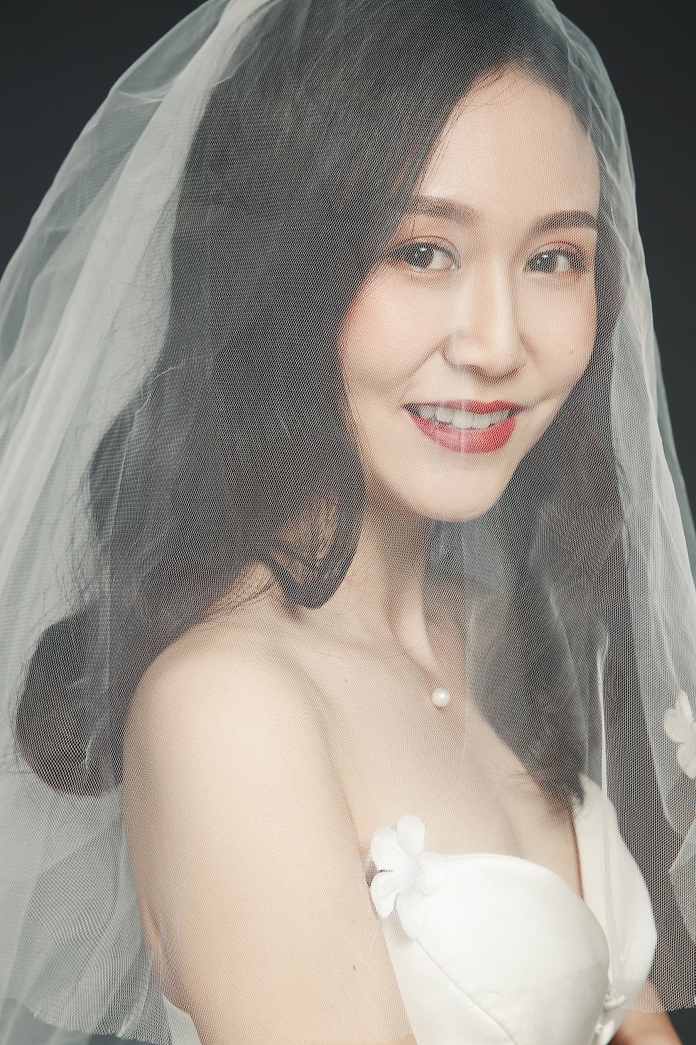 简约风格的乌鲁木齐室内婚纱照客片分享（图ZMjMyMjAyOTI4） - 人像摄影 - 站酷设计师新疆四仟纪摄影原创素材 - 站酷ZCOOL