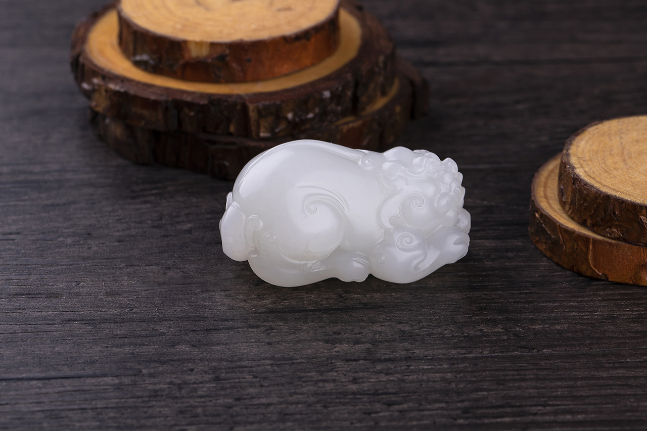 和田玉 - 貔貅（图ZMTM1ODI1NzMy） - 产品摄影 - 站酷设计师完美创意视觉传媒原创素材 - 站酷ZCOOL