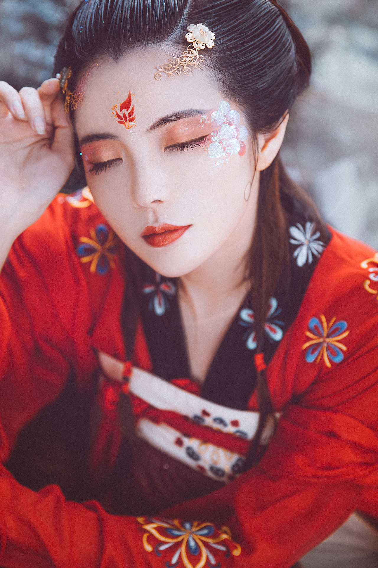 《胭脂魅莲生》