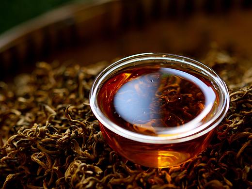 茶葉拍攝練習5----蜜香金芽（滇紅）（個人主頁-ZNTM0Mjc5Njg=） - 產(chǎn)品攝影 - 站酷設(shè)計師宸夜原創(chuàng)素材 - 站酷ZCOOL