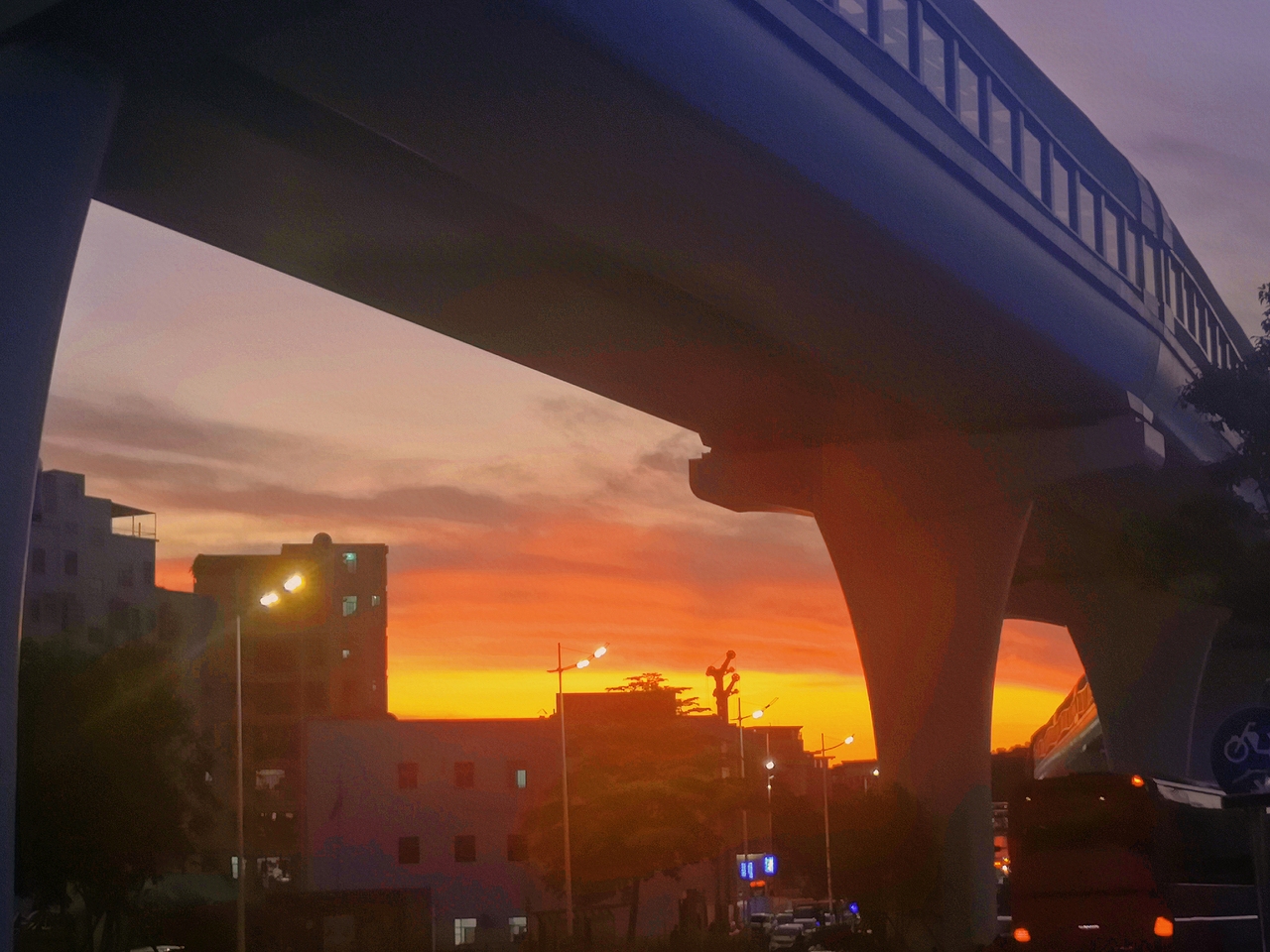 愿夏日漫长且愉快