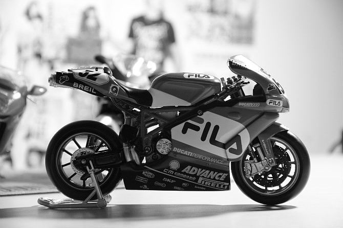 摩托车（图ZMzM5ODc2OTI=） - 产品摄影 - 站酷设计师bing9118_白冰原创素材 - 站酷ZCOOL