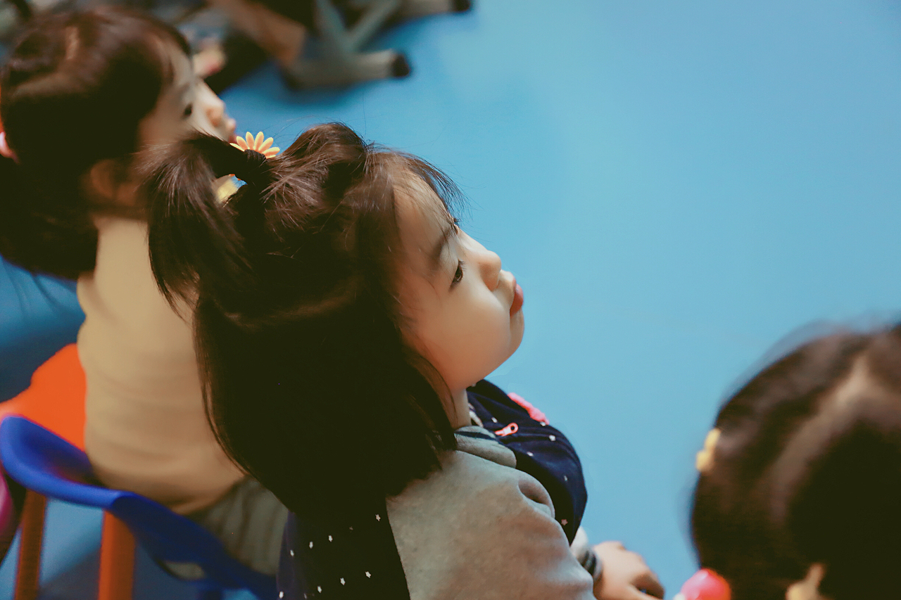 认真的孩子（图ZMTAxNzE2NzI4） - 人像摄影 - 站酷设计师暴走的小粗腿儿原创素材 - 站酷ZCOOL