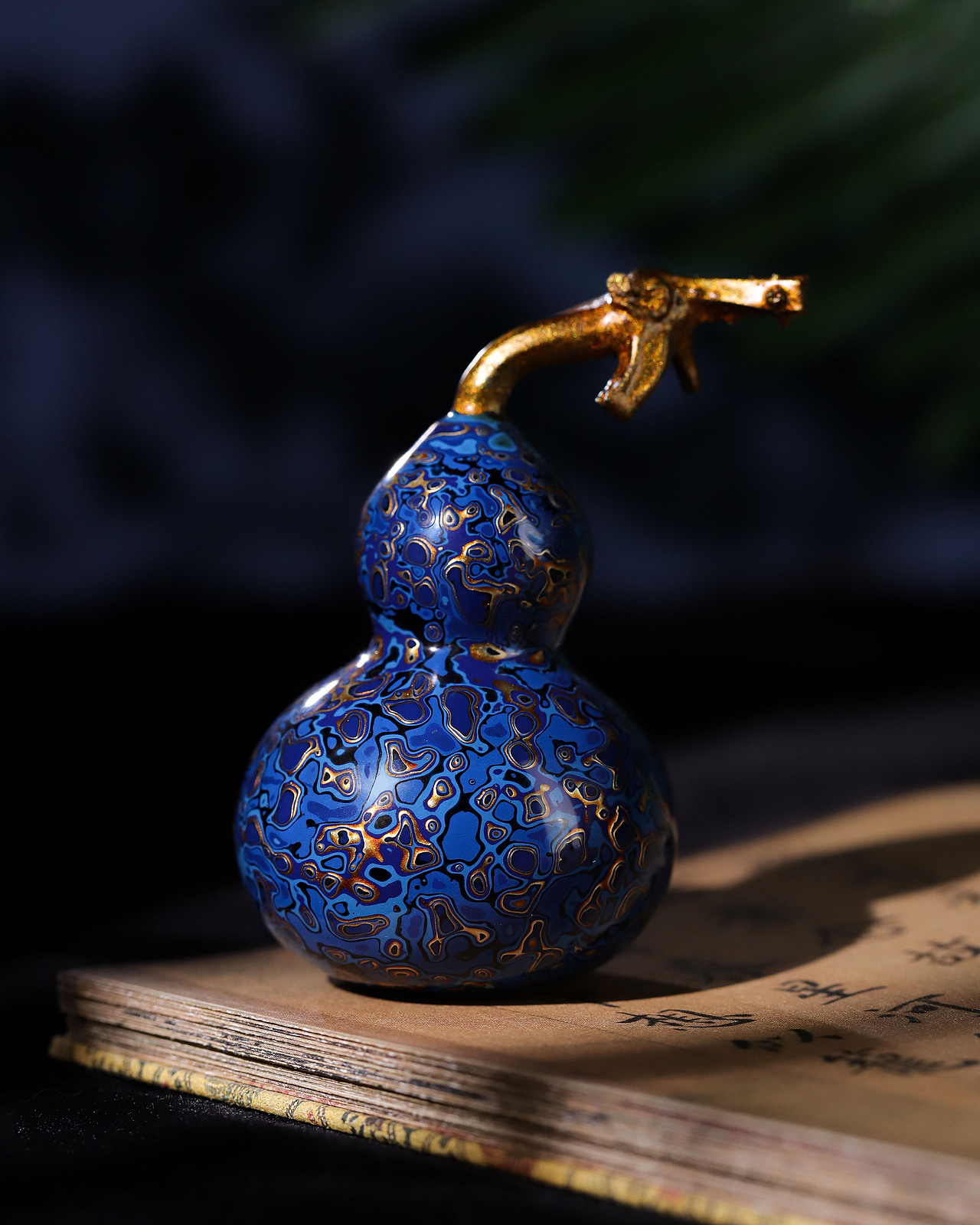 大漆葫芦和碧玺手镯和沉香手链