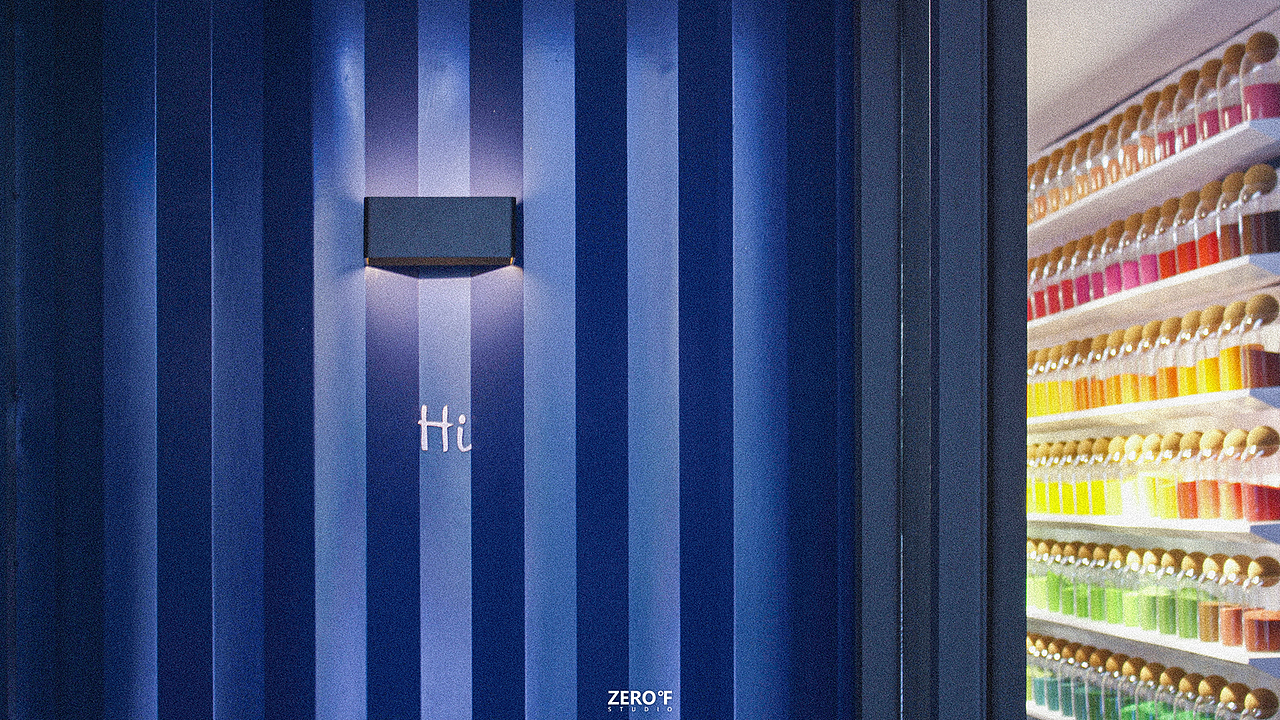 EVERYTHINS GOES THE COLOR BLUE