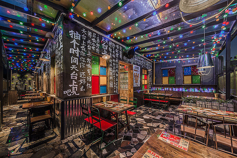 郑州天台上见烧烤店装修公司设计案例