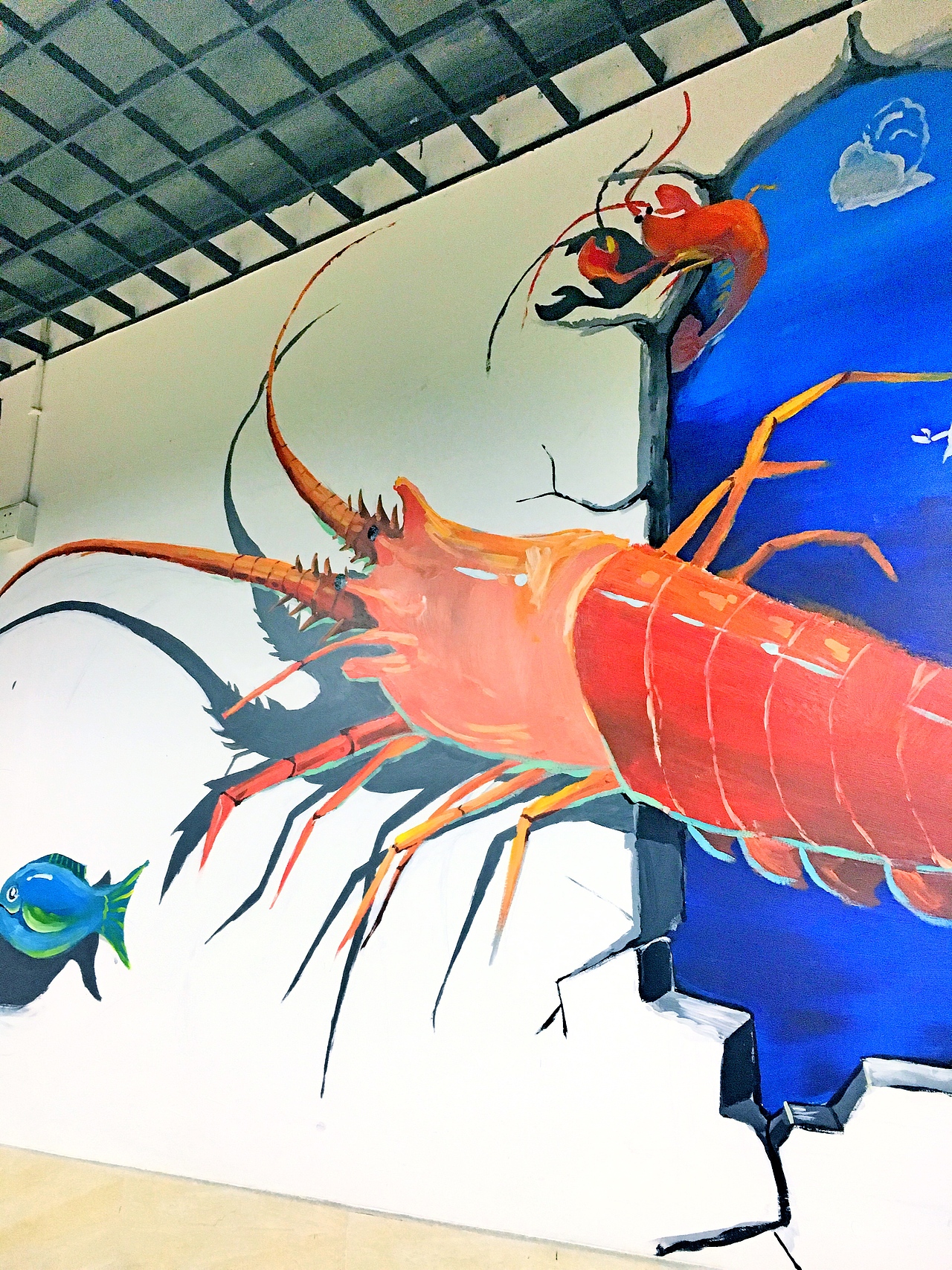 墙绘3D. 虾. 以前大学的时候帮老板画过墙绘 于是这次又帮他们朋友画咯一个鸭脑壳小龙虾店