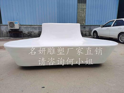 户外商业街玻璃钢休闲椅雕塑等边三角形花盆实用性较强
