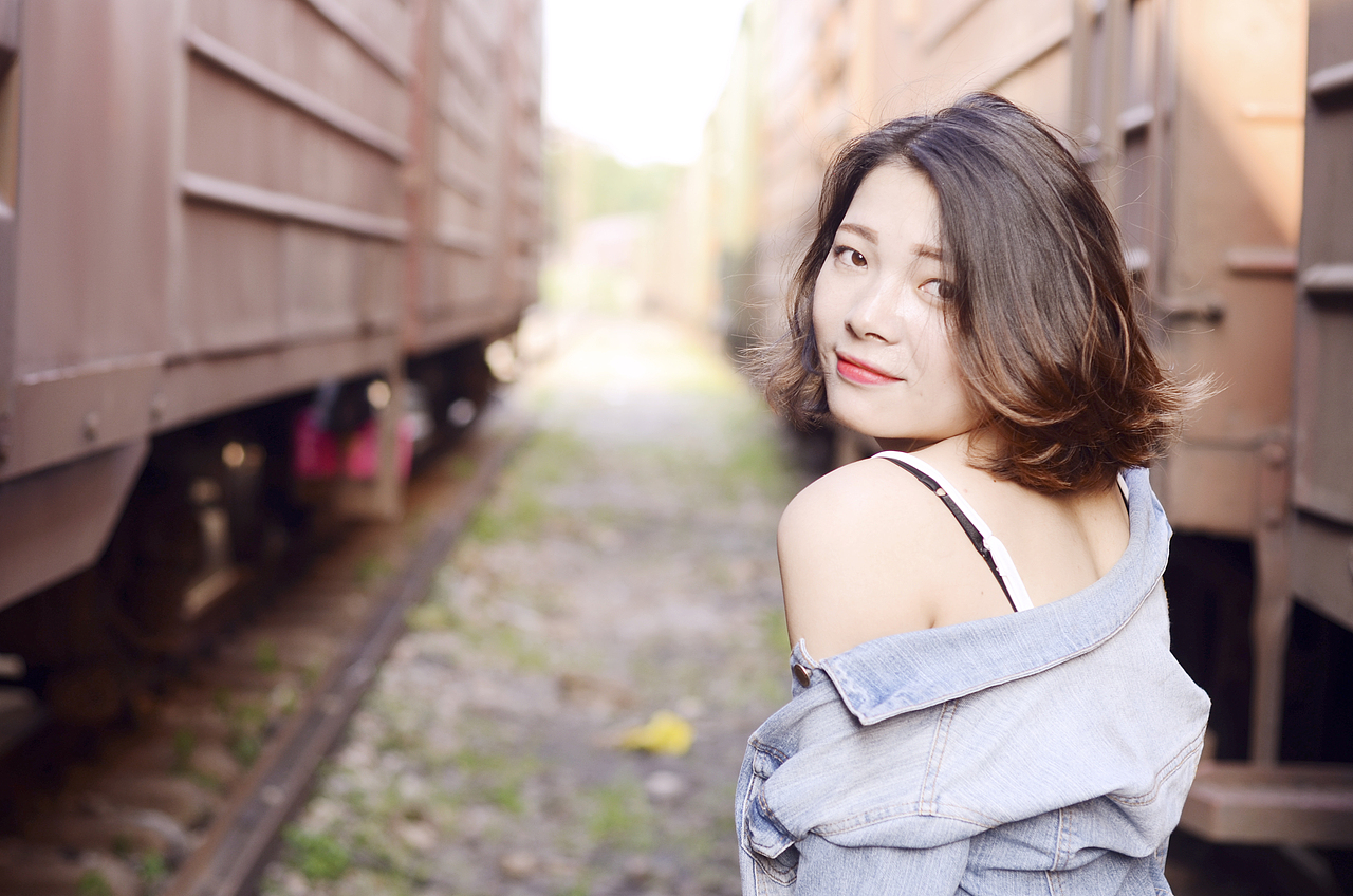 妮子的侧脸（图ZNDk3NDMzMTY=） - 人像摄影 - 站酷设计师LEESONCHEN原创素材 - 站酷ZCOOL