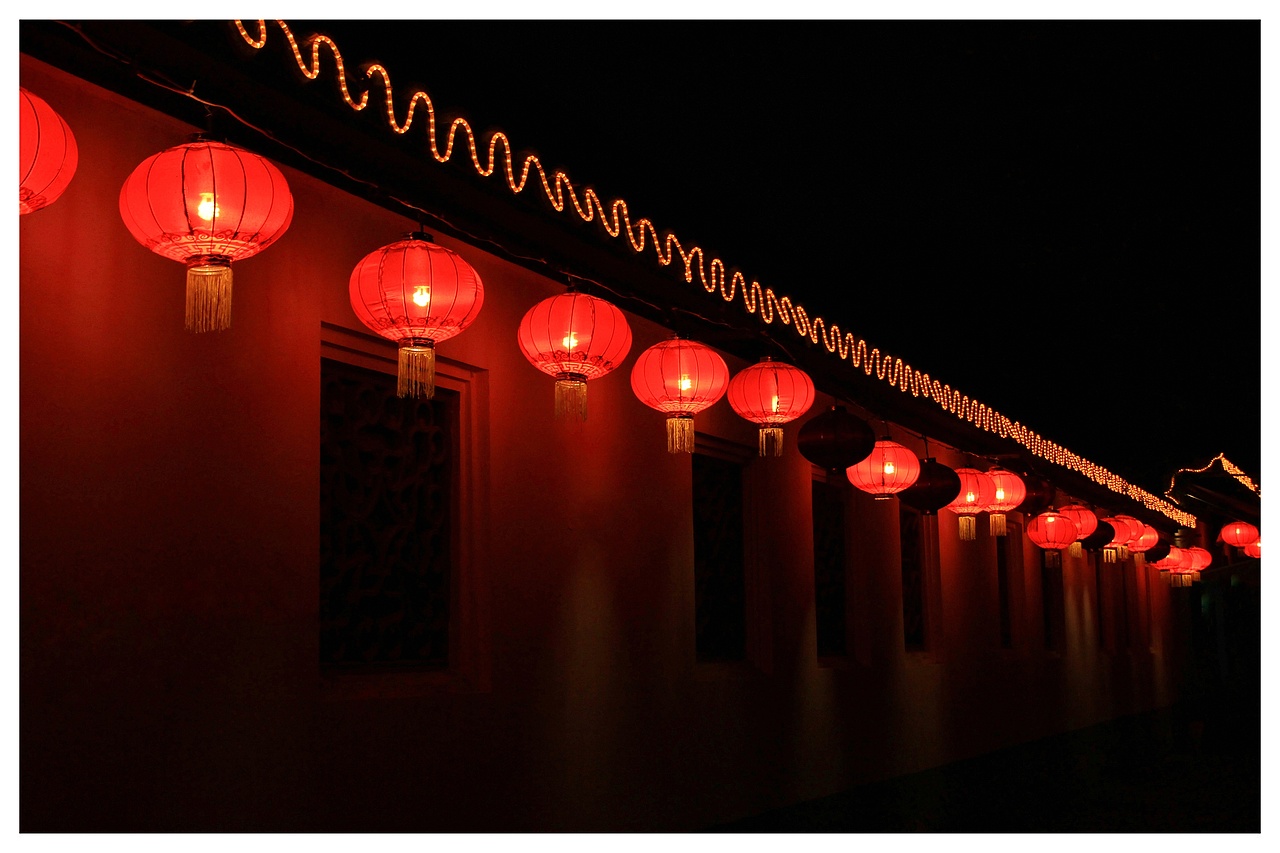 大红灯笼高高挂