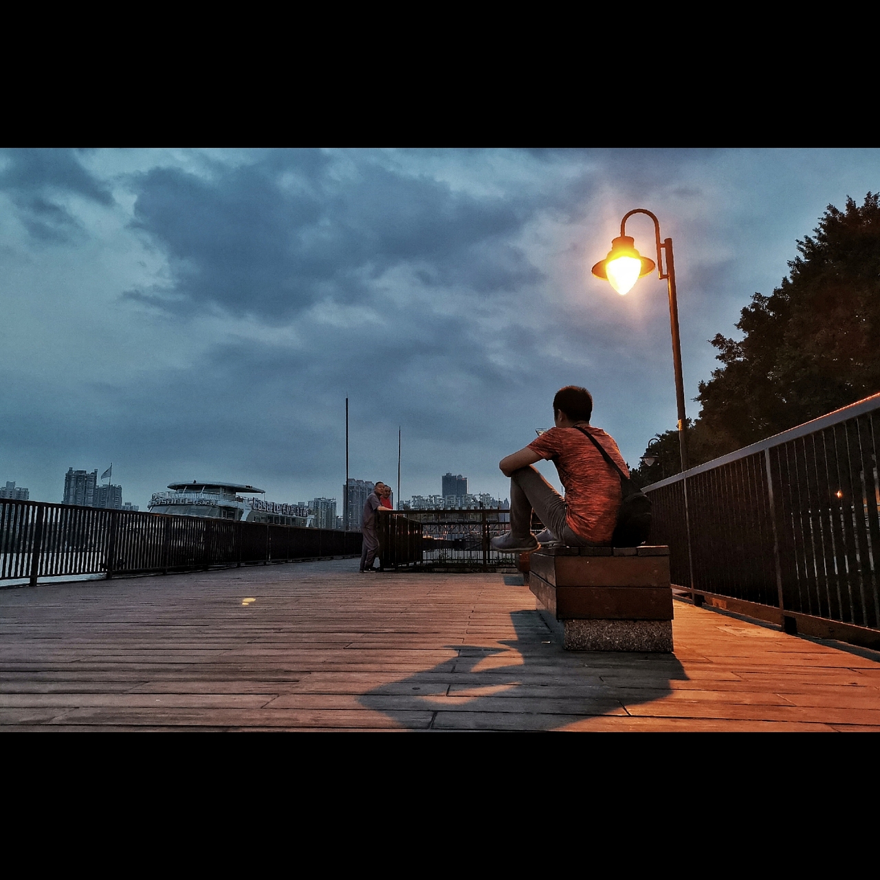 生活就是把打碎的碎片重新组合。Huawei Mate20 pro（图ZMTU2NDYyODQw） - 人文/纪实摄影 - 站酷设计师澄田花苗原创素材 - 站酷ZCOOL